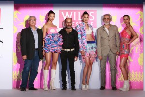 atul-chand-chief-divisional-executive-wills-lifestyle-with-manish-aroragrand-finale-designer-wifw-sunil-sethi-president-fdci-at-the-unveiling-of-the-grand-finale-designer-for-wi