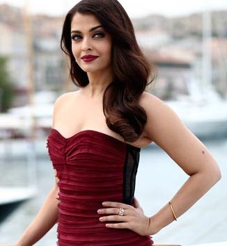 Aishwarya Rai Ki Chut Ki Photo - Cannes' Bollywood Brigade â€“ Stop Being Fashion Victims â€“ Fashion Scandal